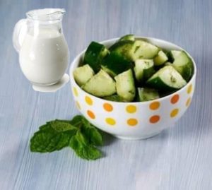 Cucumber mint and yogurt salad diet for weight loss